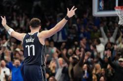 包含东契奇手感滚烫，带领巴塞罗那血战迈阿密热火，赛后一句话霸气侧漏的词条