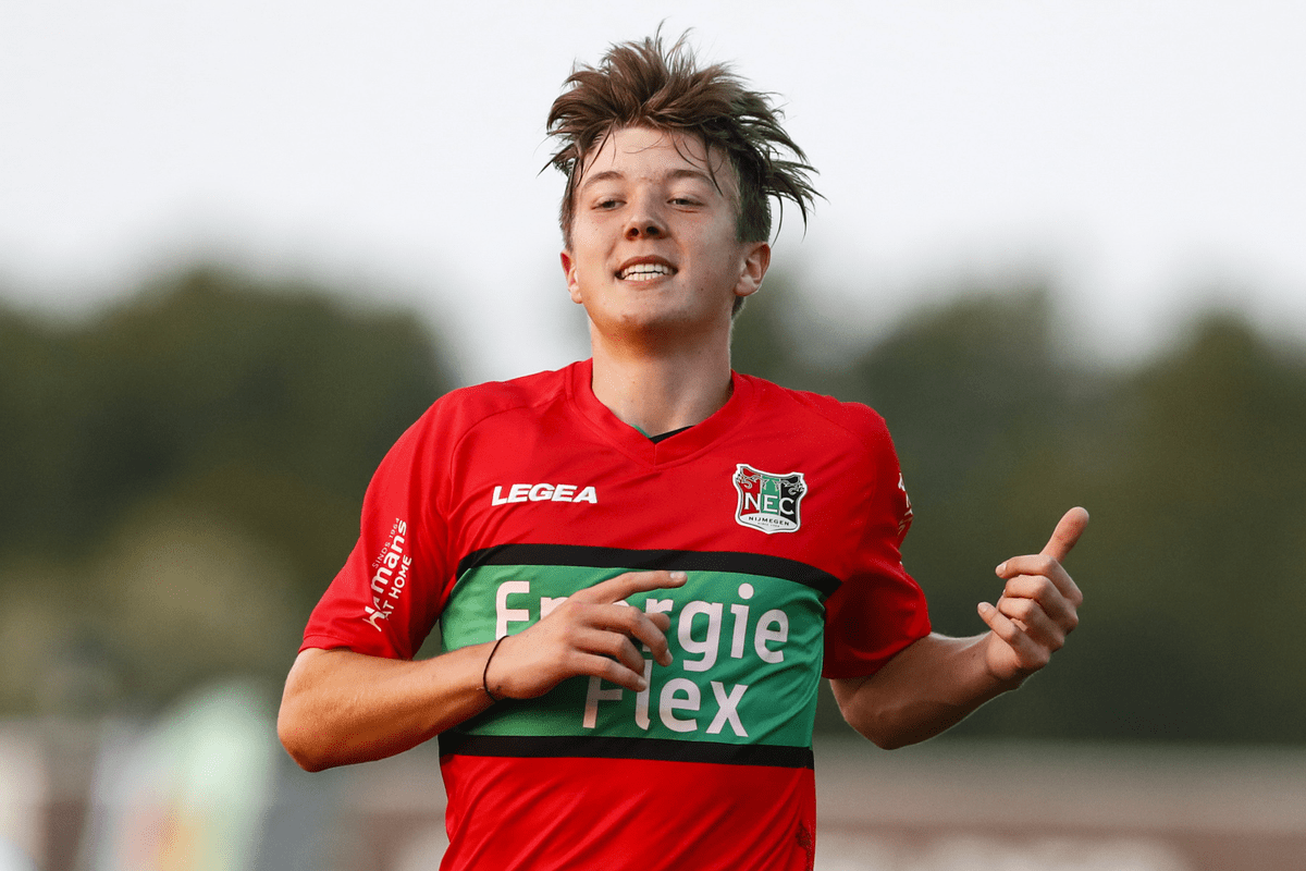 谢震业复出首秀出彩,波尔图主场惊险曼联,豪取11连胜 谢震业复出首秀出彩,波尔图主场惊险曼联,豪取11连胜